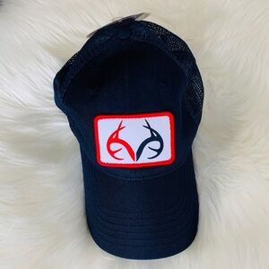 NWT Realtree Men’s Navy Blue Patriotic Baseball Hat